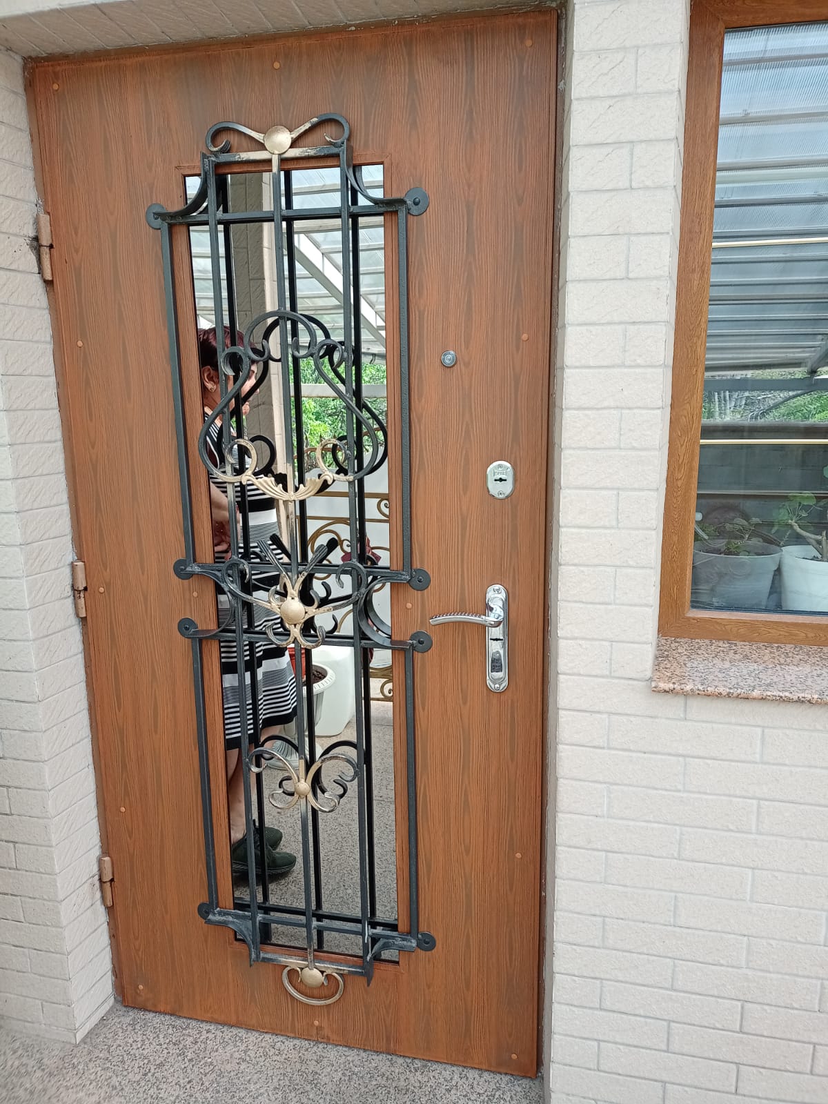 Фото двери после покраски