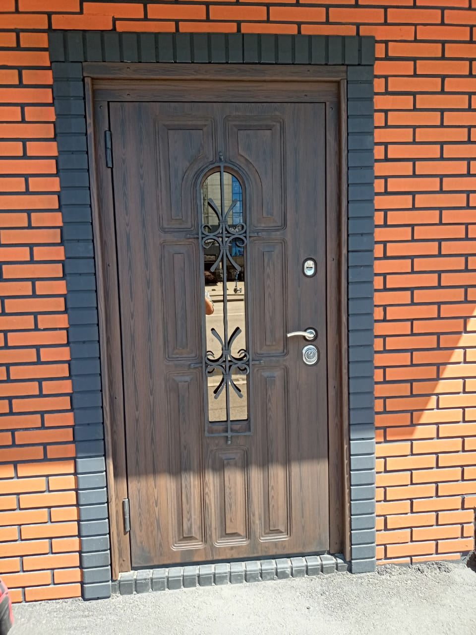 Фото двери после покраски